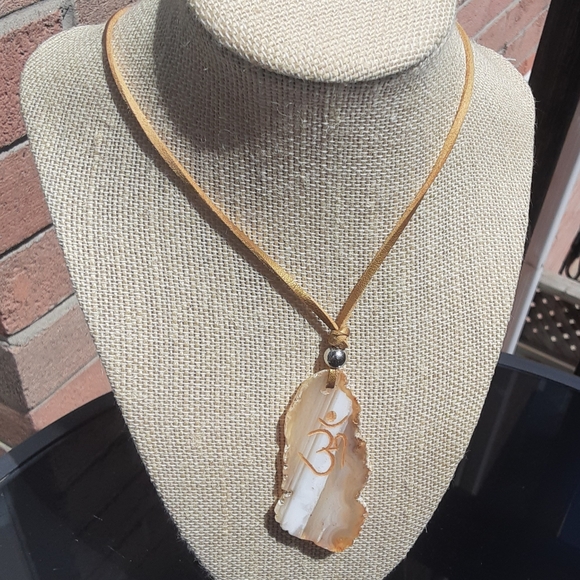 Agate OM Mantra/ Faux Gold Cord/ Silver Tone Bead Pendant/ Necklace - Picture 6 of 8